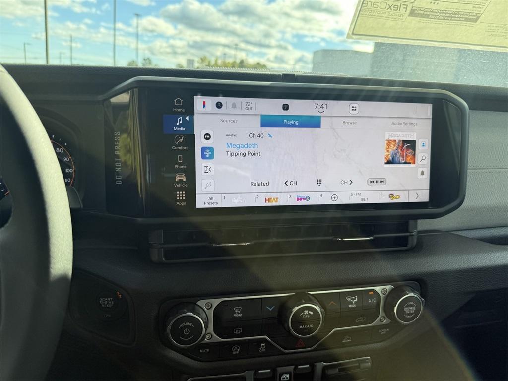 new 2025 Jeep Gladiator car, priced at $40,245