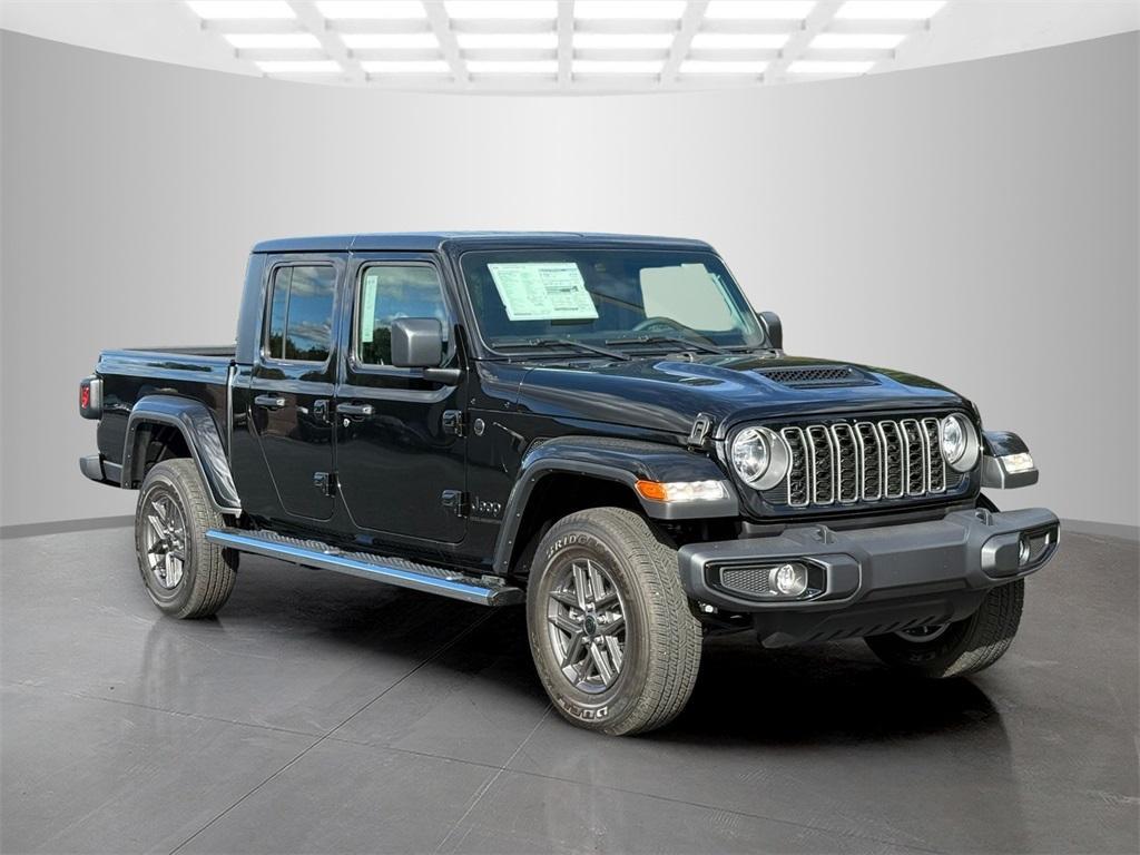 new 2025 Jeep Gladiator car, priced at $40,245