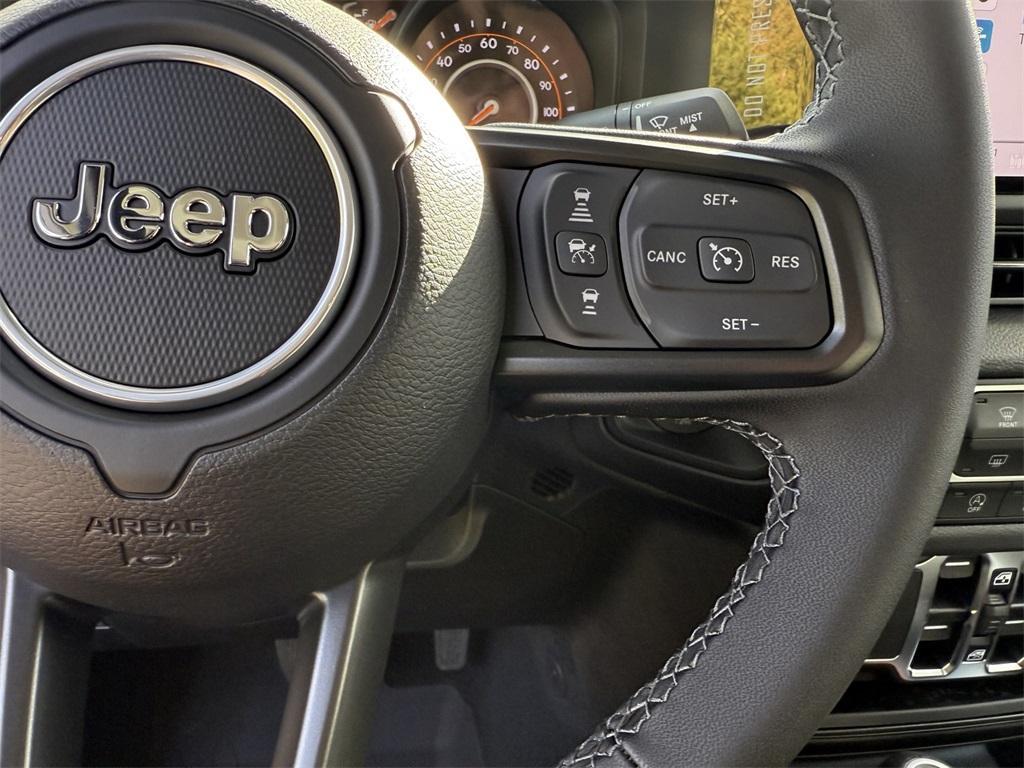 new 2025 Jeep Gladiator car, priced at $40,245