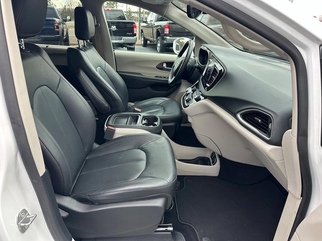 used 2019 Chrysler Pacifica car, priced at $16,595