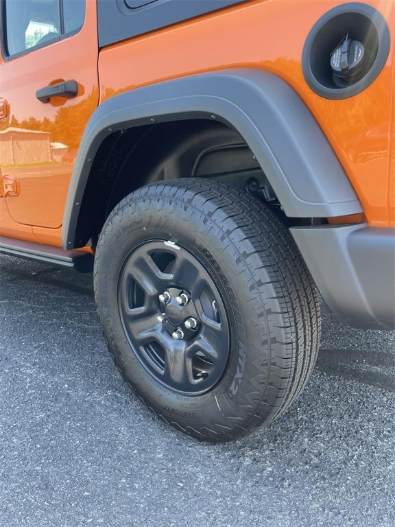 new 2025 Jeep Wrangler car, priced at $45,454