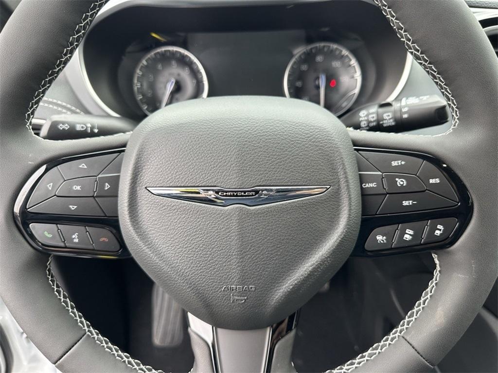 new 2025 Chrysler Pacifica car, priced at $48,595