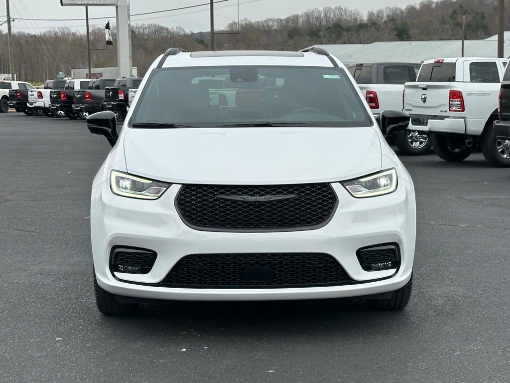 new 2025 Chrysler Pacifica car, priced at $46,595