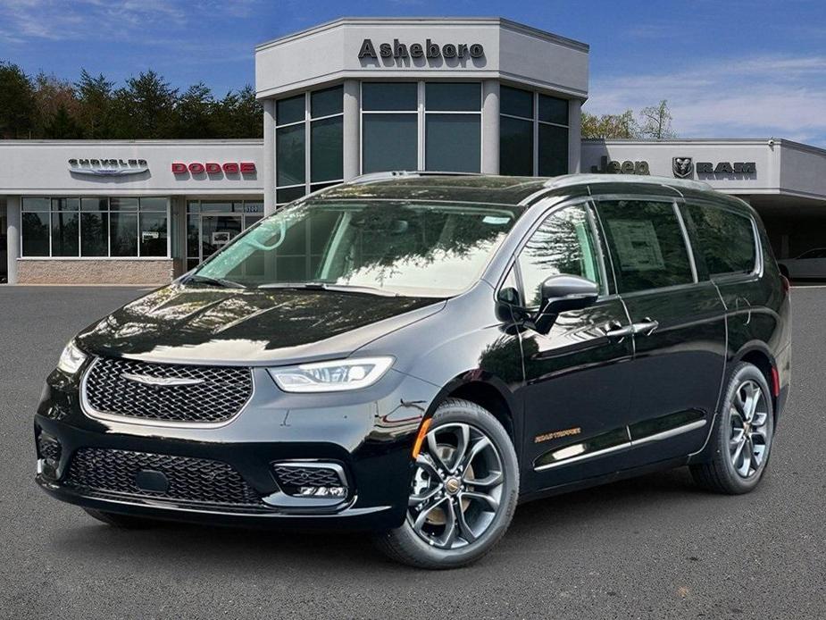 new 2024 Chrysler Pacifica car, priced at $38,395