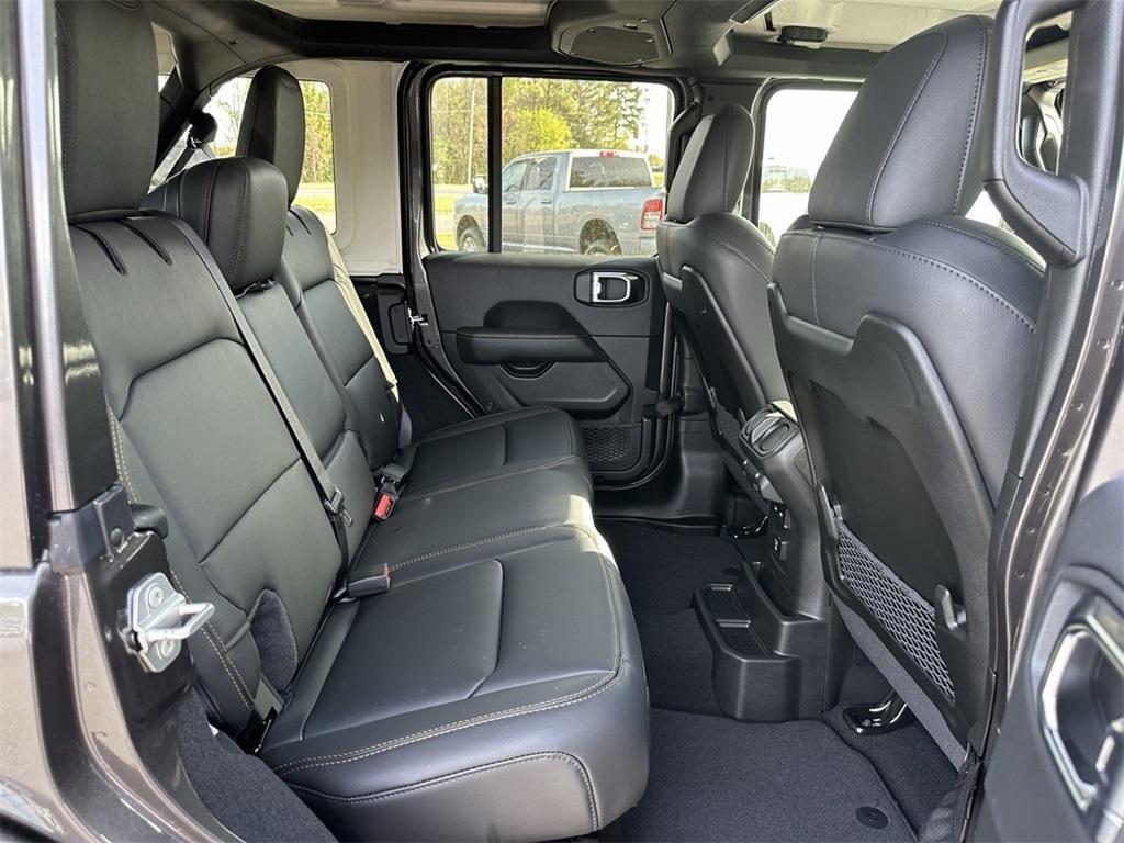 new 2025 Jeep Wrangler car, priced at $54,606