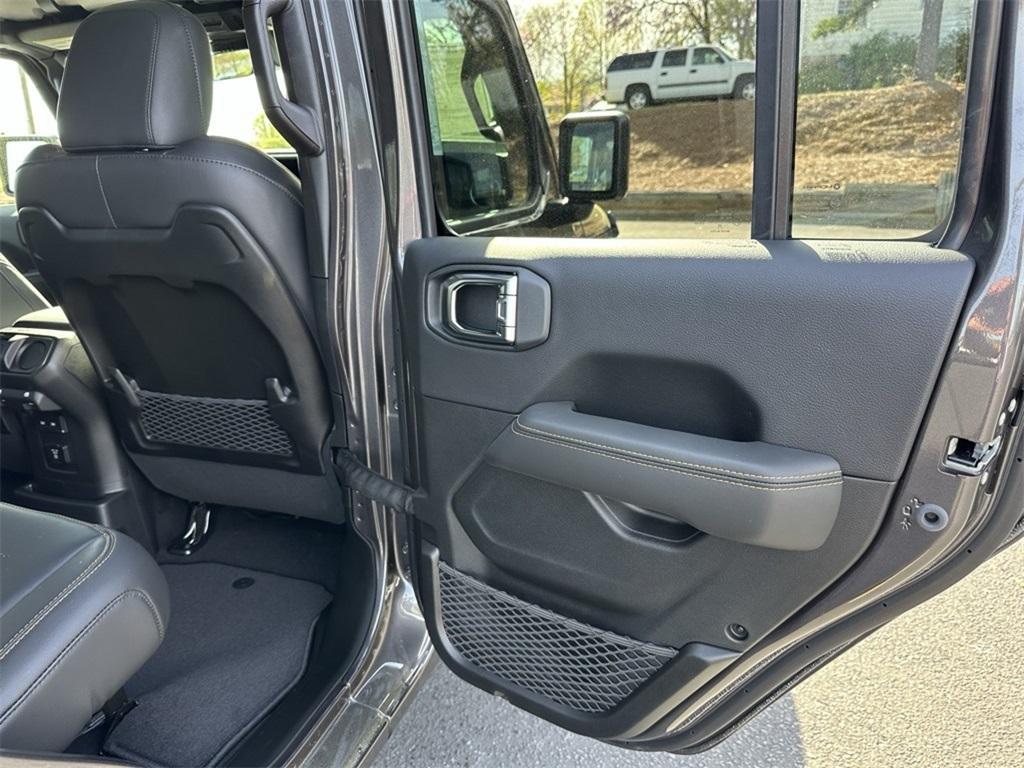 new 2025 Jeep Wrangler car, priced at $54,606