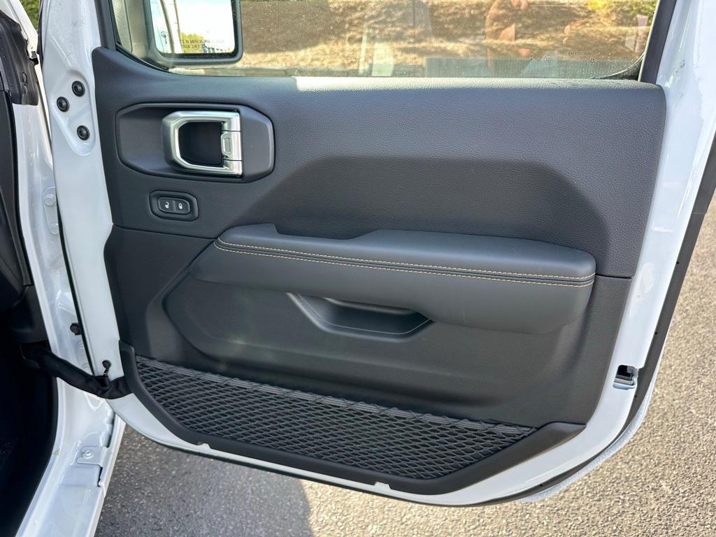 new 2025 Jeep Wrangler car, priced at $53,799
