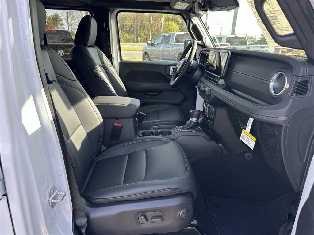 new 2025 Jeep Wrangler car, priced at $53,106