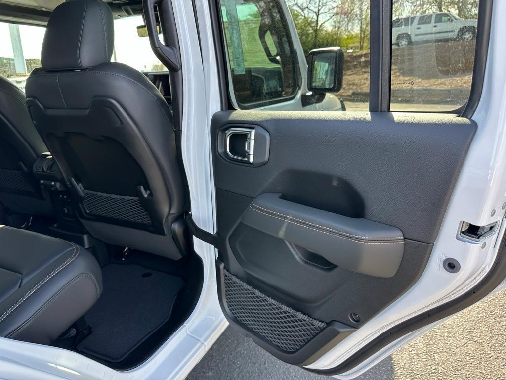 new 2025 Jeep Wrangler car, priced at $53,799