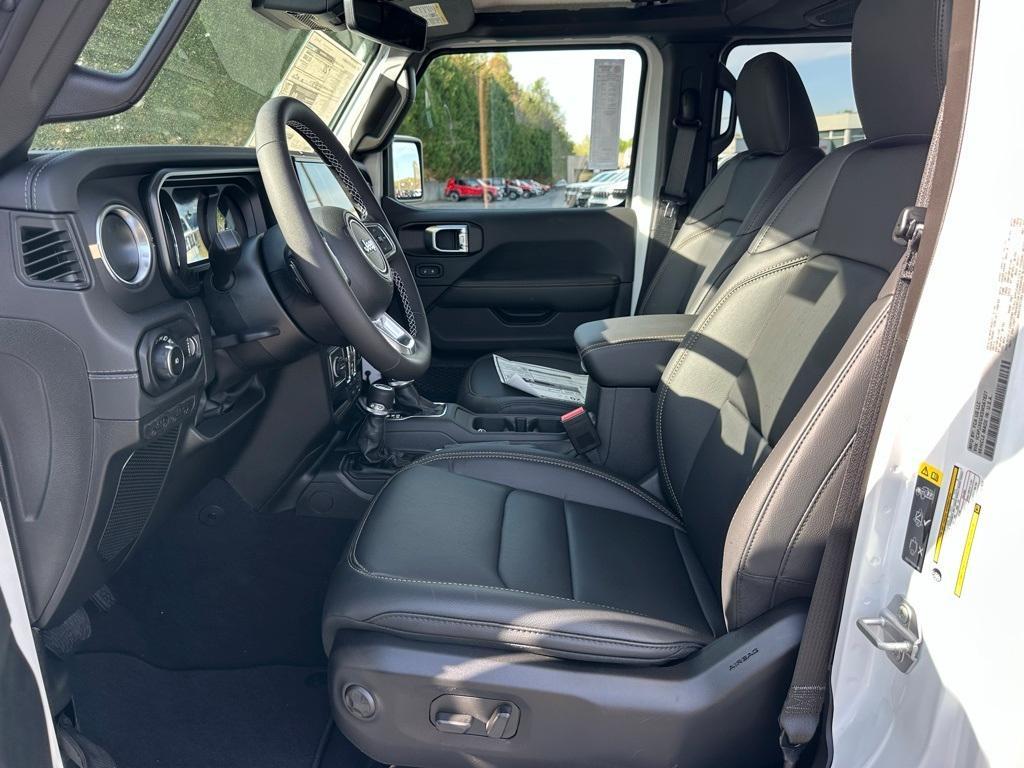 new 2025 Jeep Wrangler car, priced at $53,799