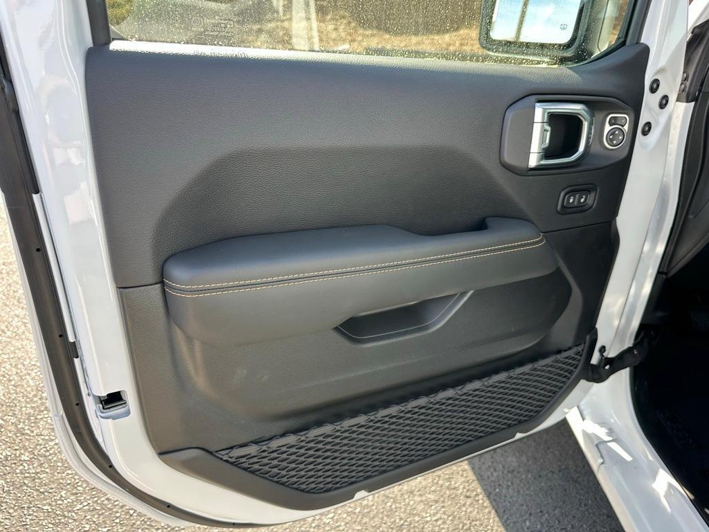 new 2025 Jeep Wrangler car, priced at $53,799