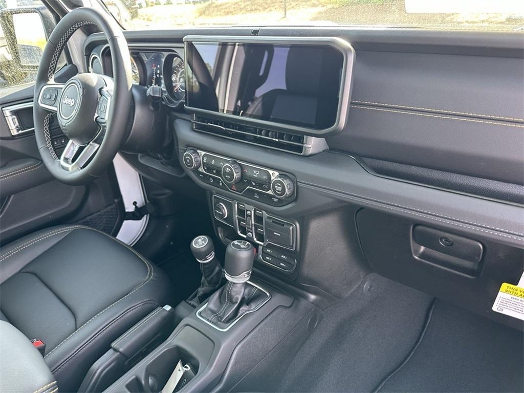 new 2025 Jeep Wrangler car, priced at $53,106