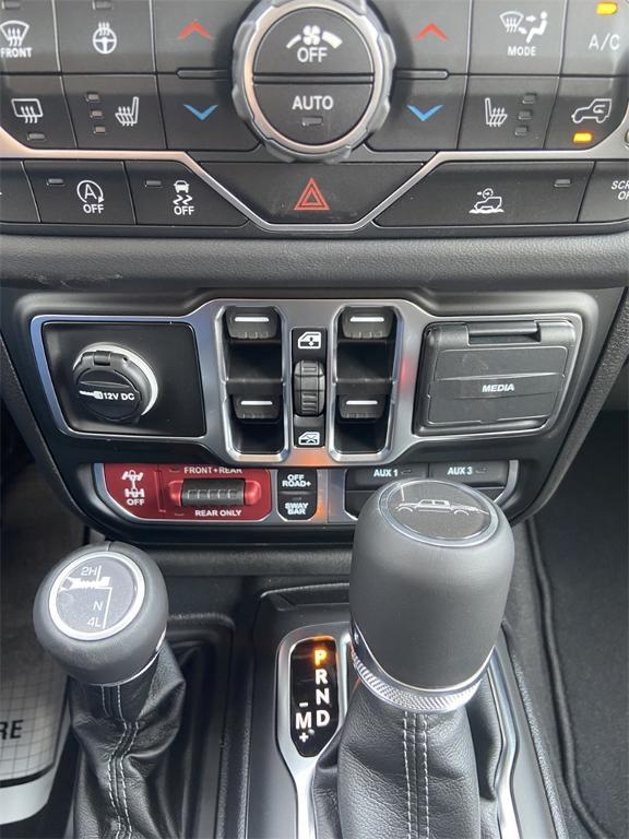 new 2025 Jeep Gladiator car, priced at $50,300