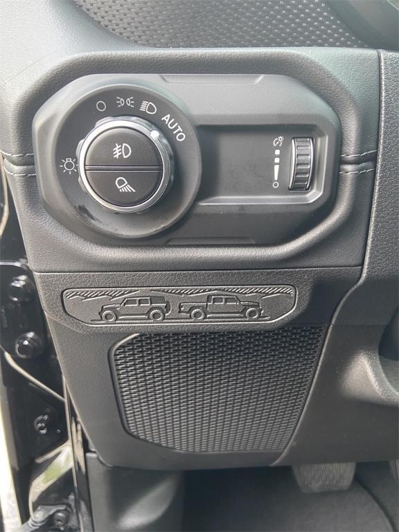 new 2025 Jeep Gladiator car, priced at $50,300