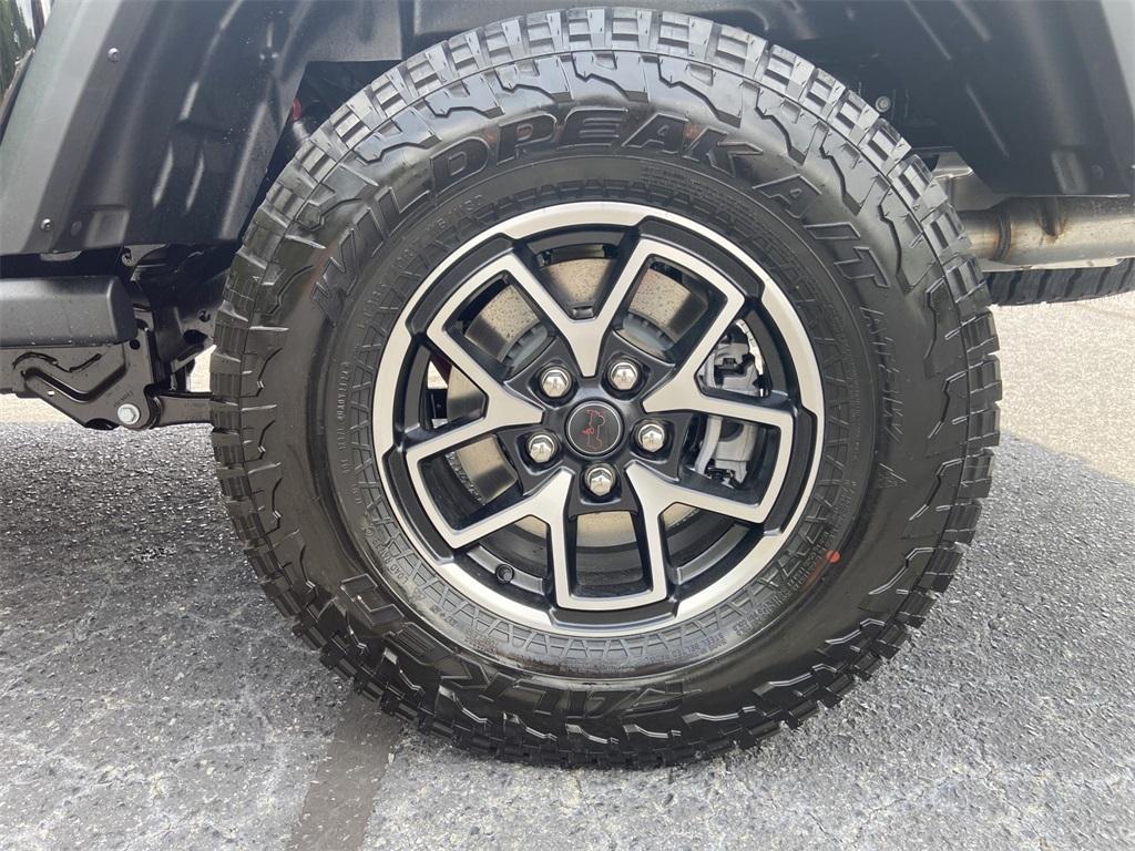 new 2025 Jeep Gladiator car, priced at $50,300