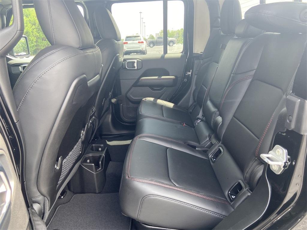 new 2025 Jeep Gladiator car, priced at $50,300