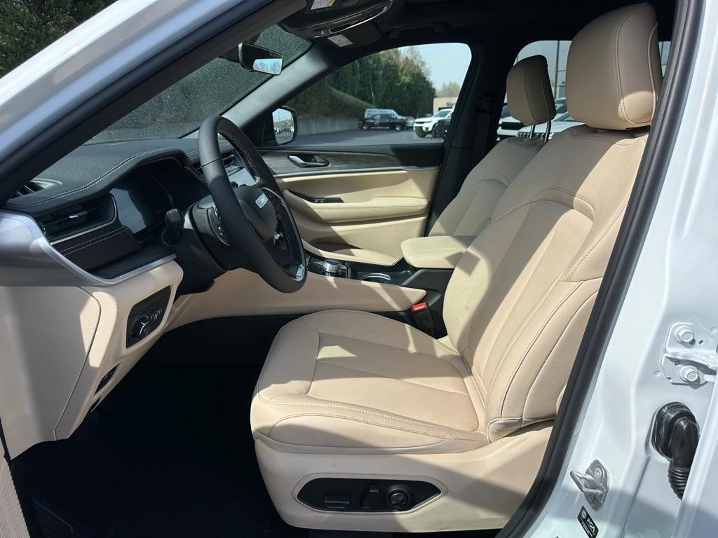 new 2025 Jeep Grand Cherokee L car, priced at $43,799