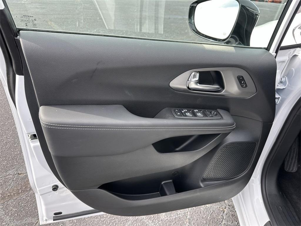 new 2025 Chrysler Pacifica car, priced at $41,995