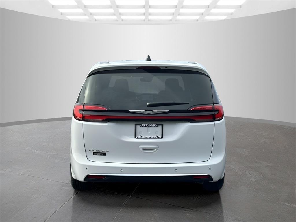 new 2025 Chrysler Pacifica car, priced at $41,995