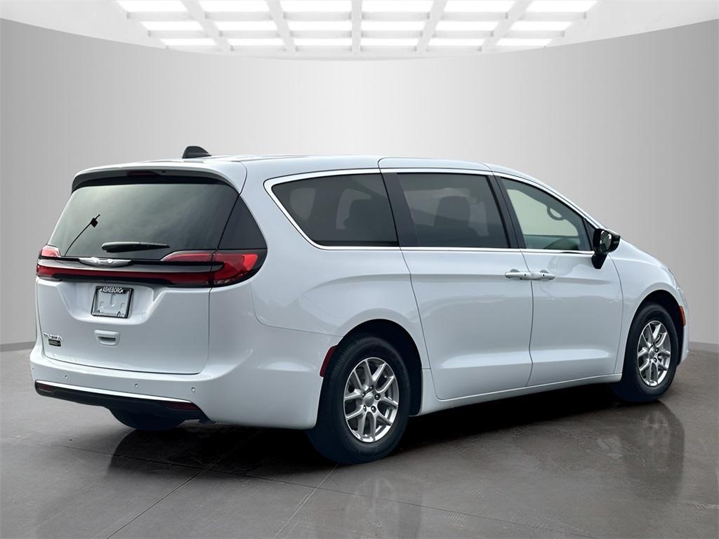 new 2025 Chrysler Pacifica car, priced at $41,995