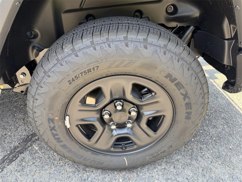 new 2025 Jeep Wrangler car, priced at $40,299