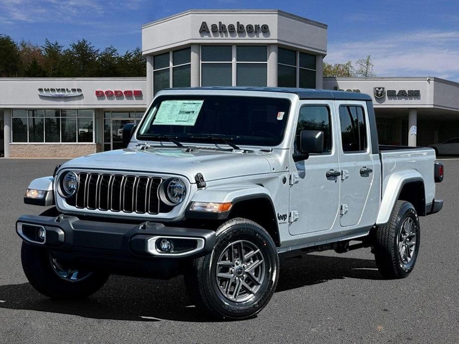 new 2024 Jeep Gladiator car, priced at $39,683