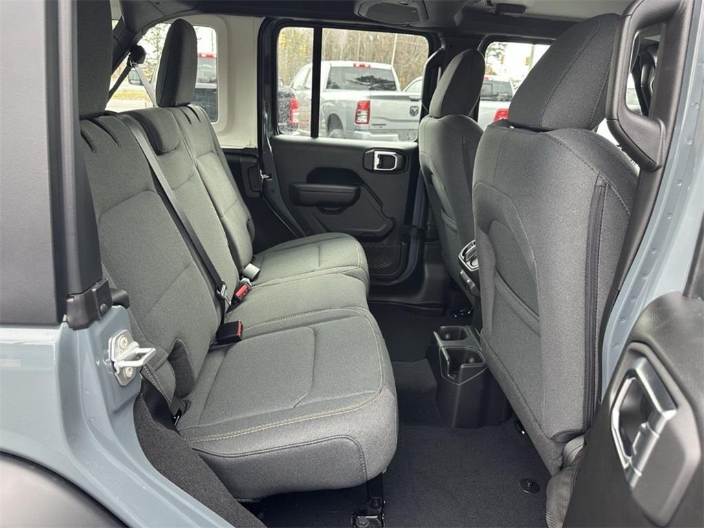 new 2025 Jeep Wrangler car, priced at $41,068