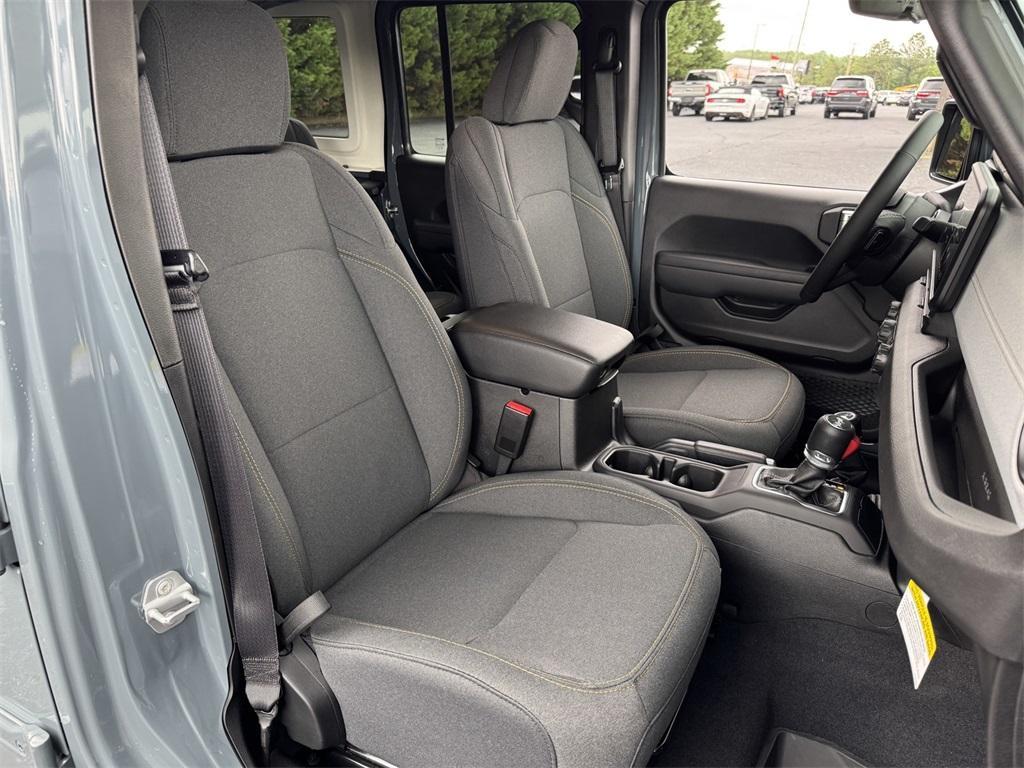 new 2025 Jeep Wrangler car, priced at $46,099