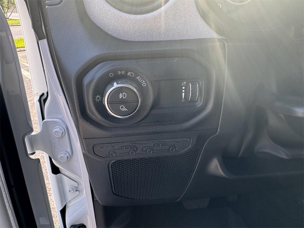 new 2025 Jeep Gladiator car, priced at $41,799