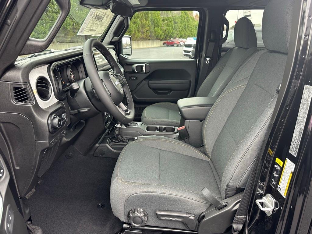 new 2025 Jeep Wrangler car, priced at $45,999