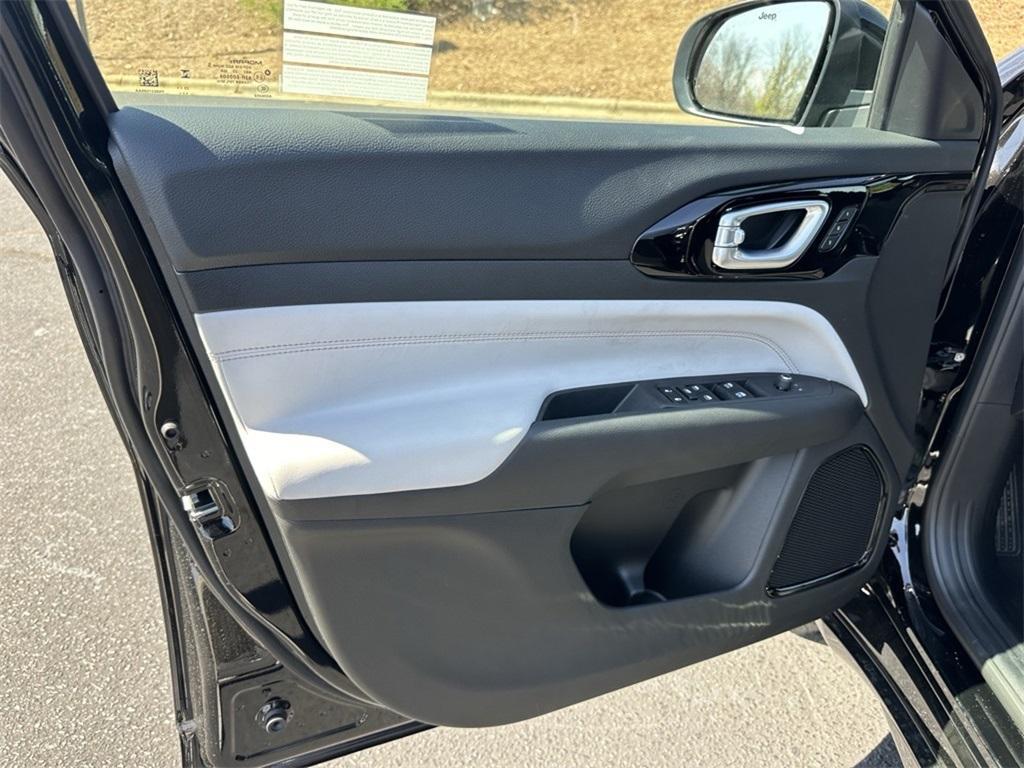 new 2024 Jeep Compass car, priced at $31,699