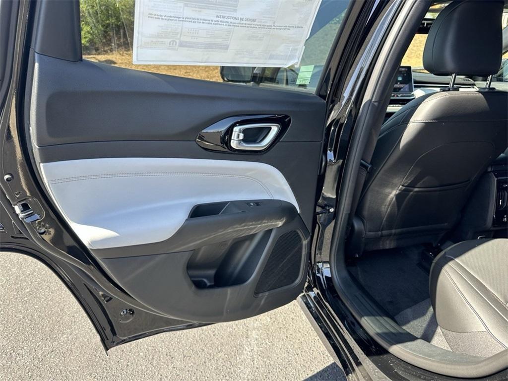 new 2024 Jeep Compass car, priced at $31,699