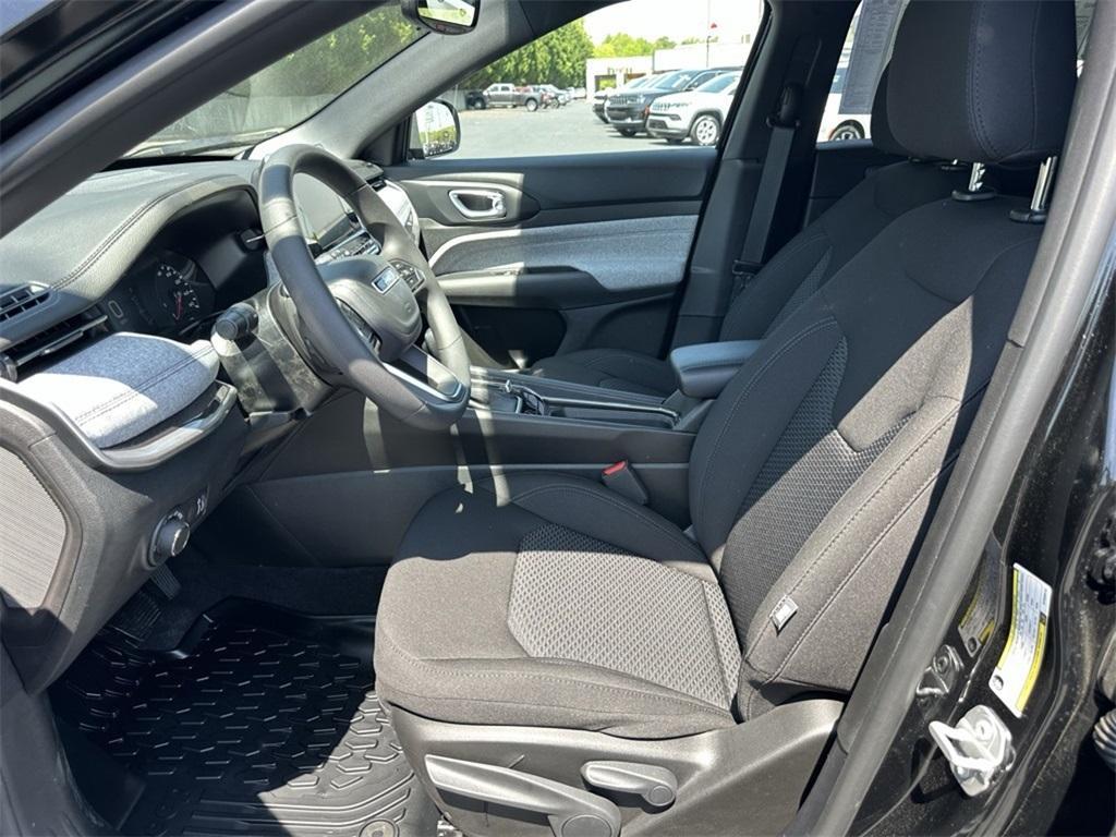 new 2025 Jeep Compass car, priced at $28,699