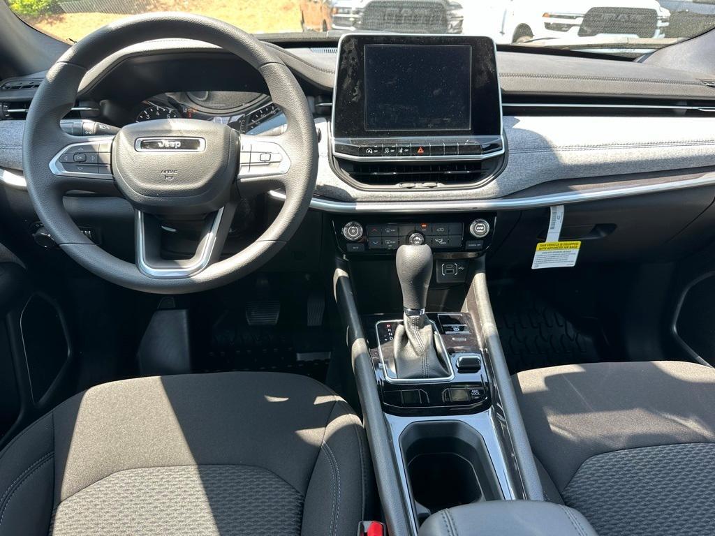 new 2025 Jeep Compass car, priced at $28,699