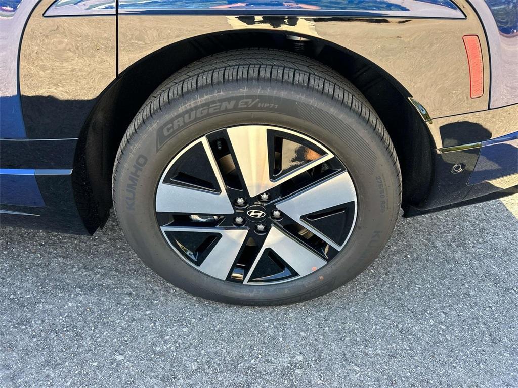 new 2026 Hyundai IONIQ 9 car, priced at $63,890