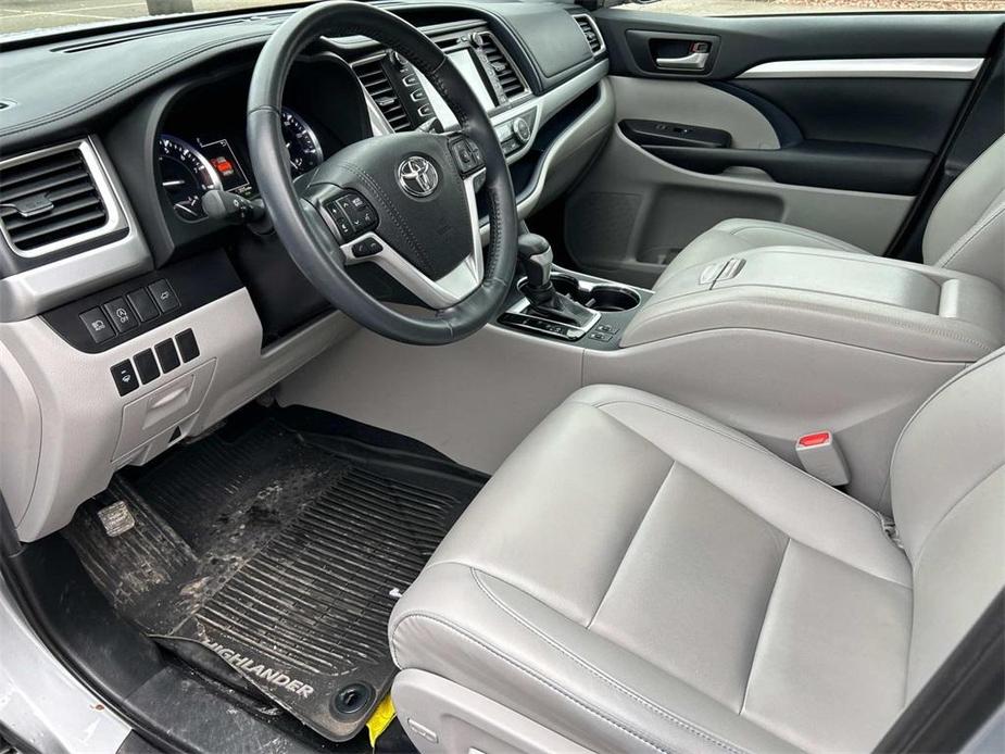 used 2019 Toyota Highlander car, priced at $29,811