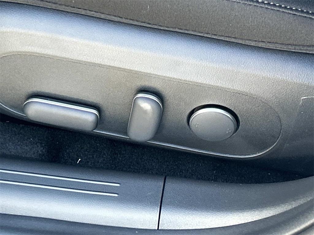 new 2025 Hyundai IONIQ 6 car, priced at $37,870