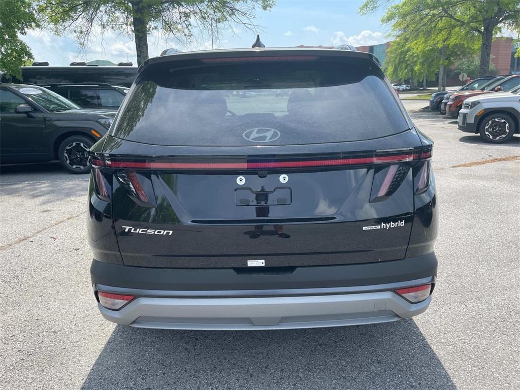 new 2025 Hyundai TUCSON Hybrid car, priced at $31,996