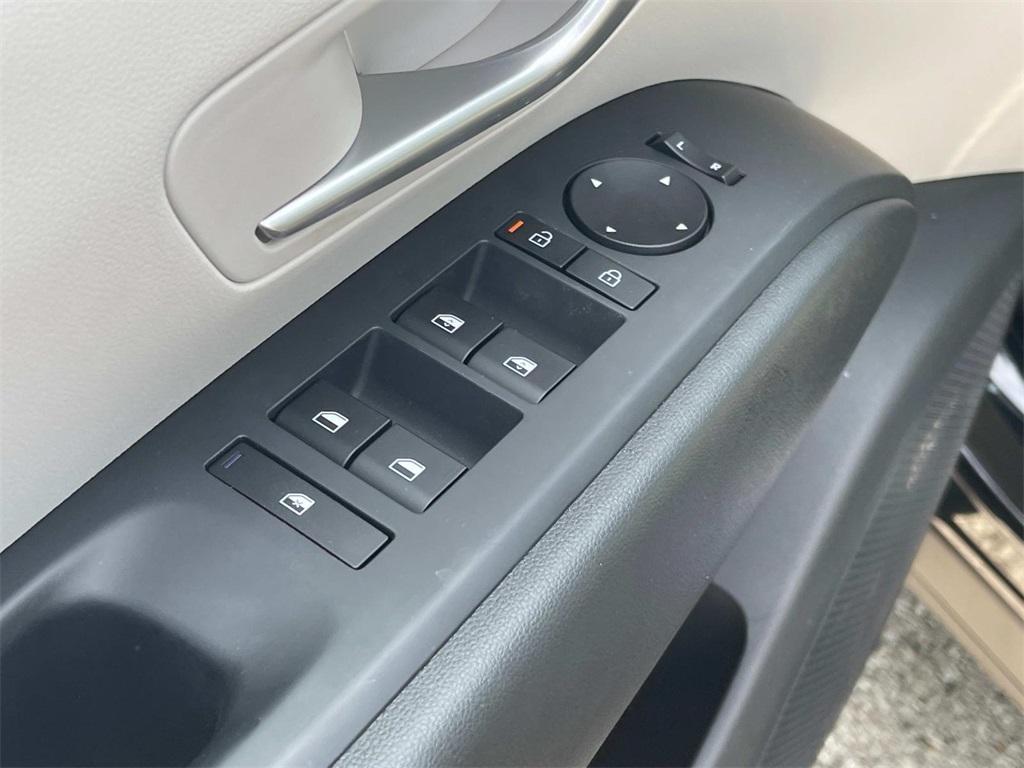 new 2025 Hyundai TUCSON Hybrid car, priced at $31,996