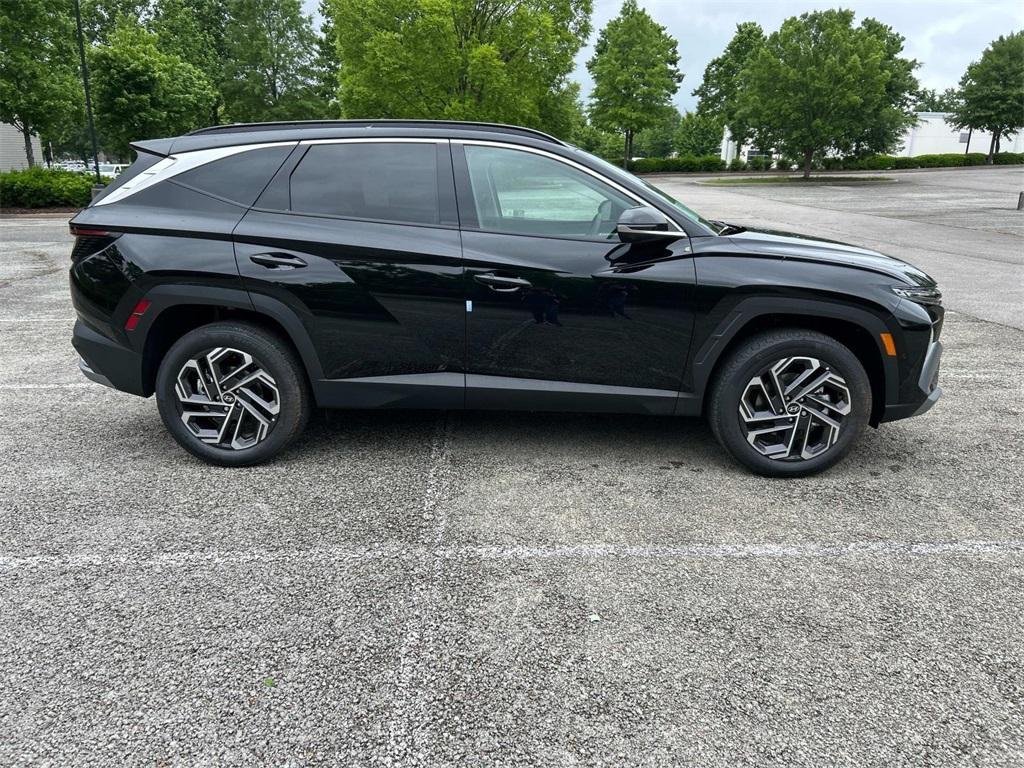 new 2025 Hyundai TUCSON Hybrid car, priced at $37,495