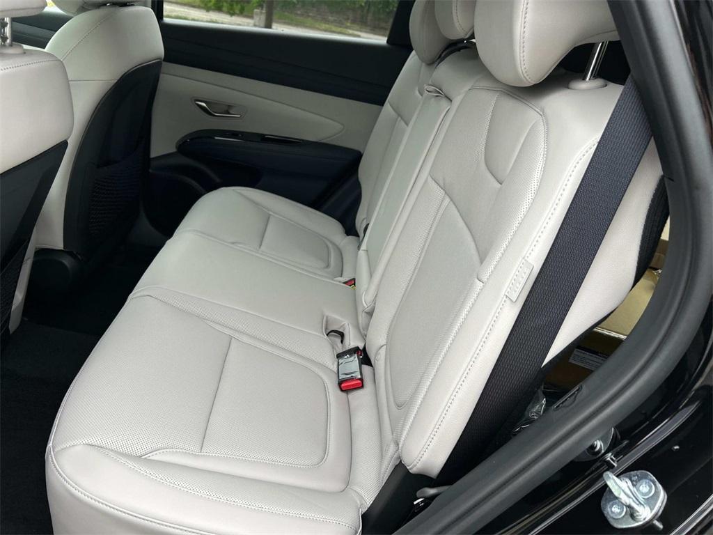 new 2025 Hyundai TUCSON Hybrid car, priced at $37,495