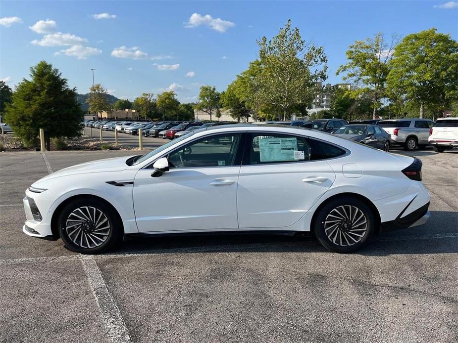 new 2024 Hyundai Sonata Hybrid car, priced at $34,243