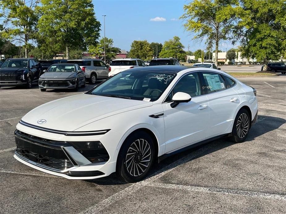 new 2024 Hyundai Sonata Hybrid car, priced at $34,243