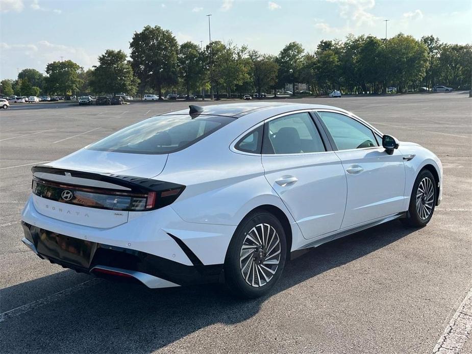 new 2024 Hyundai Sonata Hybrid car, priced at $34,243