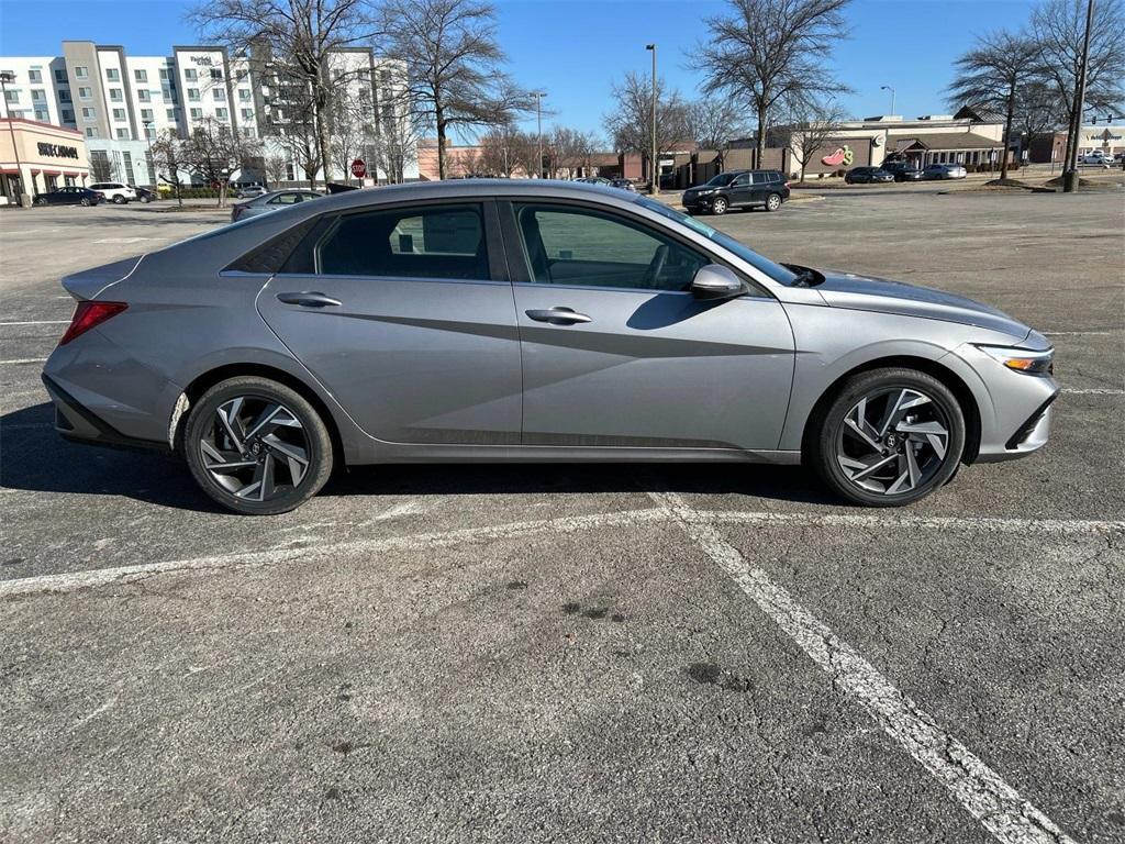 new 2025 Hyundai Elantra HEV car, priced at $30,480