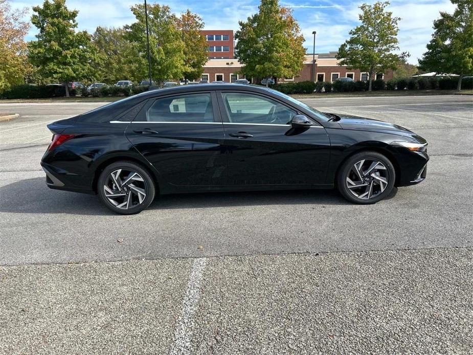 new 2025 Hyundai Elantra HEV car, priced at $30,282