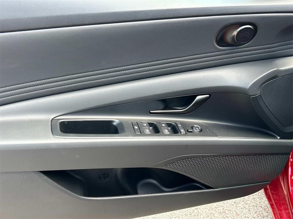 new 2025 Hyundai ELANTRA HEV car, priced at $27,190