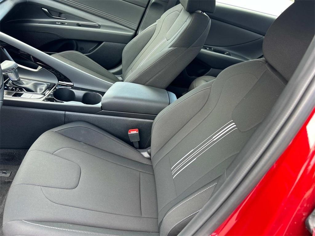 new 2025 Hyundai ELANTRA HEV car, priced at $27,190