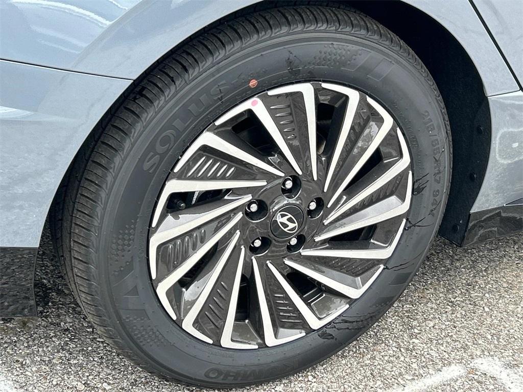 new 2025 Hyundai Sonata Hybrid car, priced at $30,538