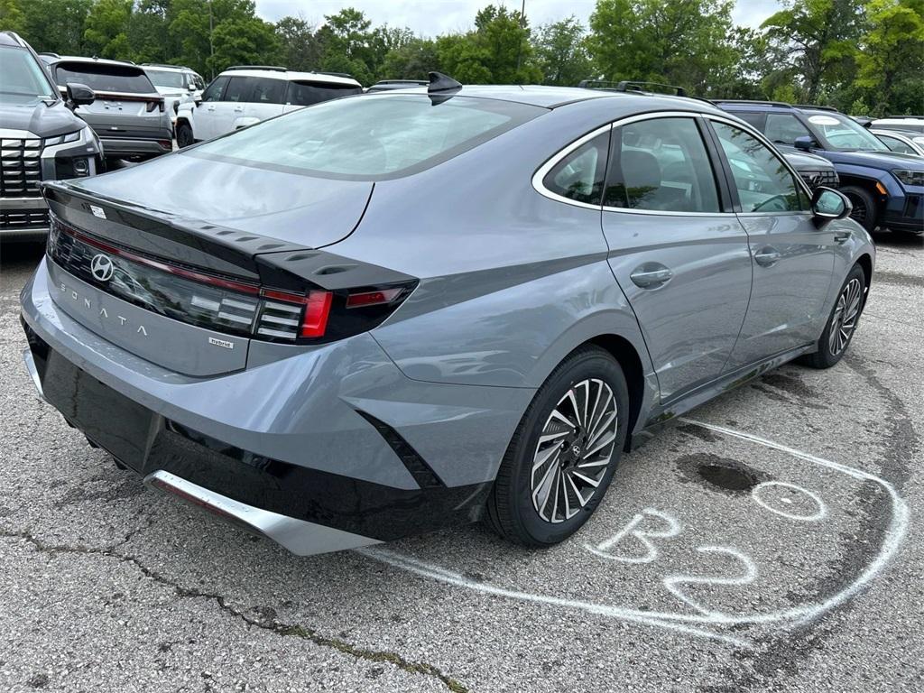 new 2025 Hyundai Sonata Hybrid car, priced at $30,538